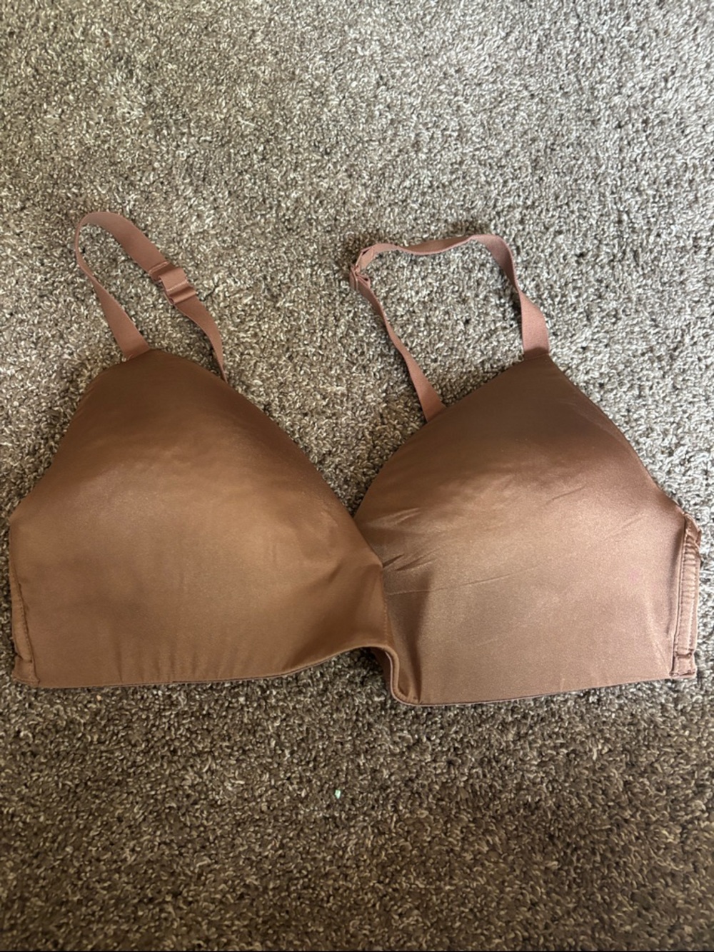 Skims Wireless Molded Cup Bra in Brown 38C